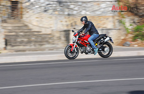 Lai thu Ducati Monster 796 ABS tai Vung Tau - 8