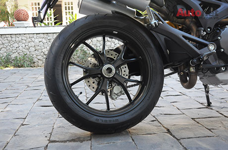 Lai thu Ducati Monster 796 ABS tai Vung Tau - 12
