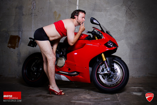 Anh hot girl VS Ducati 1199 - 10