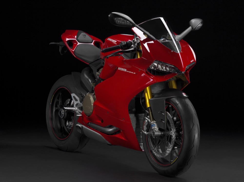 Ducati tang doanh thu tai Anh nho Panigale Monster va Multistrada - 3