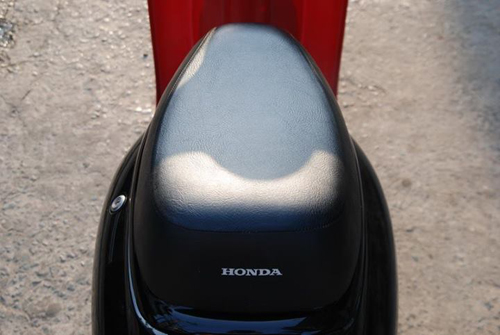 Giorno scooter Honda phong cach Vespa o Sai Gon - 4