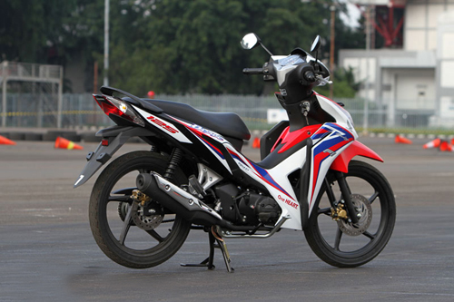 Honda Blade 125 FI 2014 chinh thuc ra mat - 5