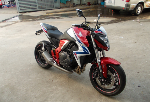 Honda CB1000R ABS Limited 2014 dau tien ve Viet Nam - 2