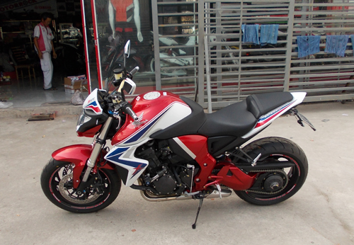 Honda CB1000R ABS Limited 2014 dau tien ve Viet Nam - 5