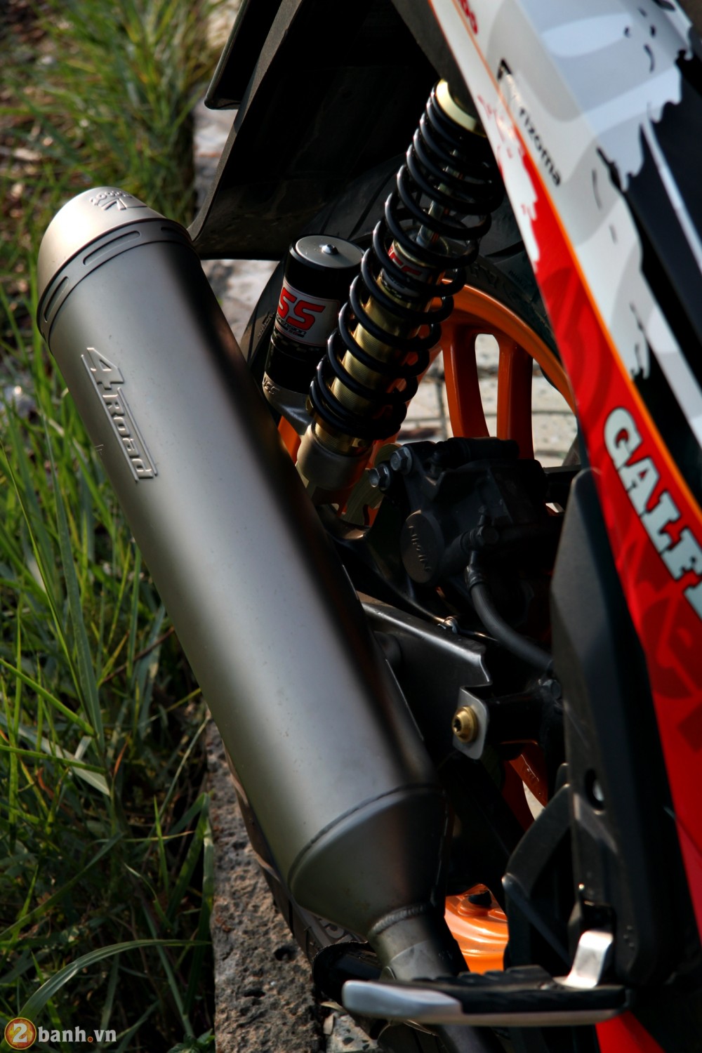 Honda SH phien ban Repsol MotoGP - 6