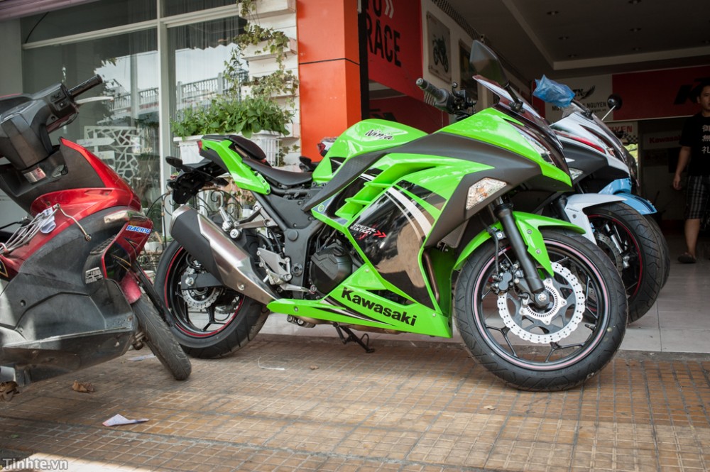 Kawasaki Ninja ABS 300 2014 da co mat tai Viet Nam - 6