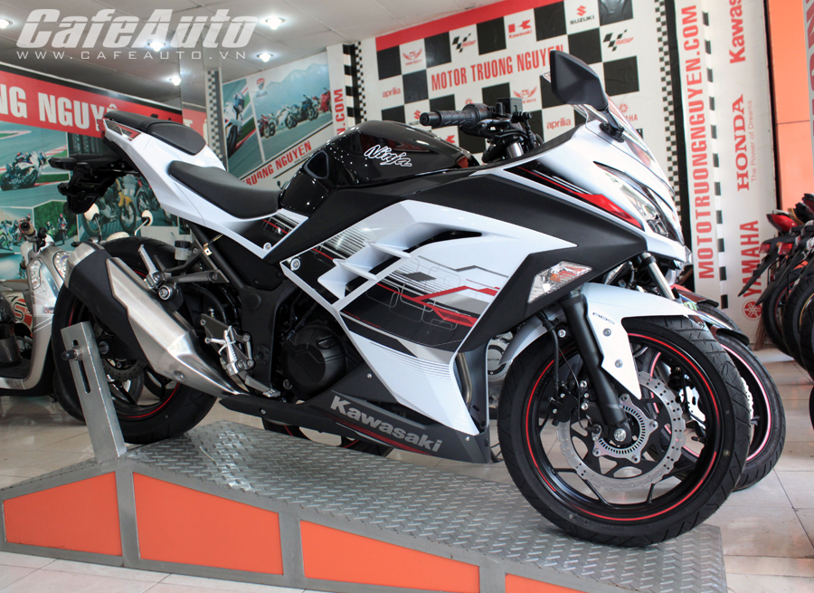 Mau sportbike Kawasaki Ninja 300 SE 2014 co trang bi ABS ma em can luc chup anh va review