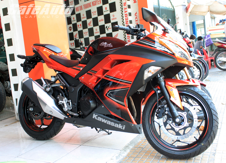 Mau sportbike Kawasaki Ninja 300 SE 2014 co trang bi ABS ma em can luc chup anh va review - 5