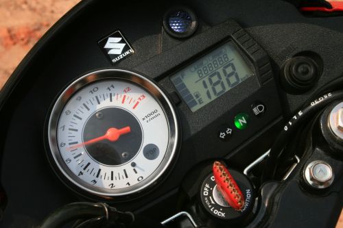 Suzuki Raider zin 145 kmh la no