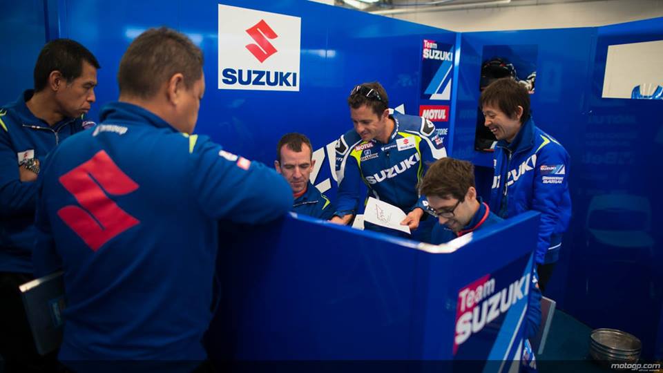 Suzuki se tro lai Moto GP trong mau ao xanh tuyet dep - 2