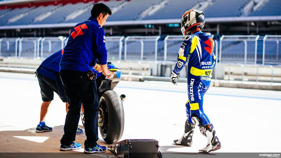 Suzuki se tro lai Moto GP trong mau ao xanh tuyet dep - 3