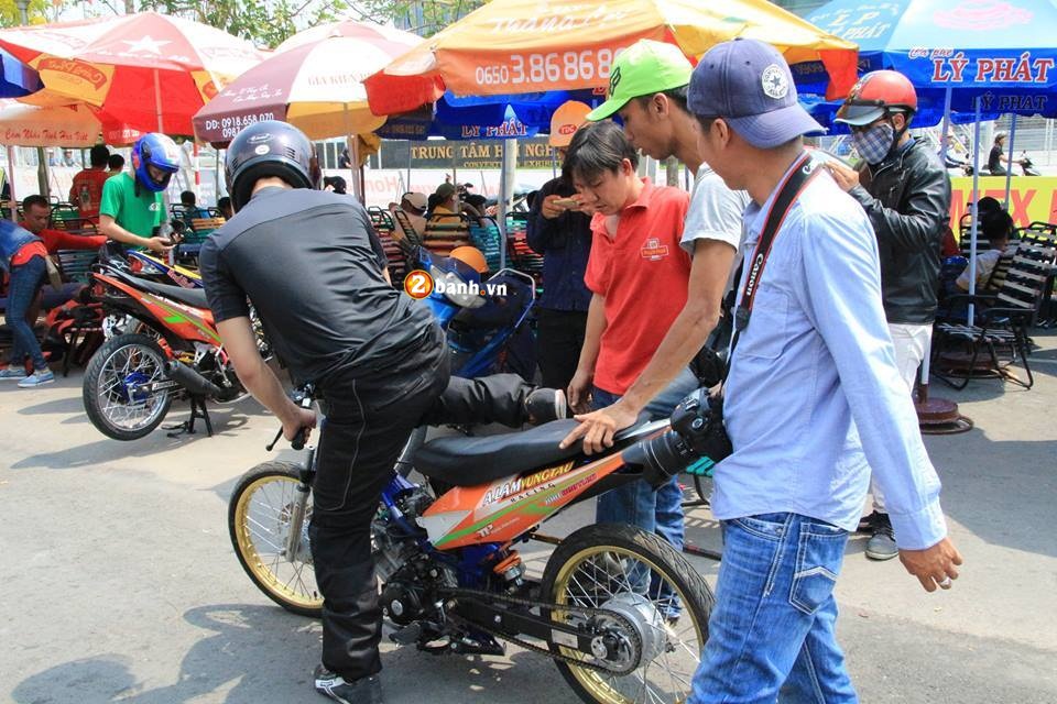 Tuong thuat truc tiep giai dua xe Drag Racing 400m tai Binh Duong - 2