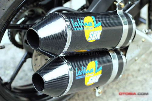 Yamaha FZ16 Byson do phong cach Ducati Streetfighter - 8