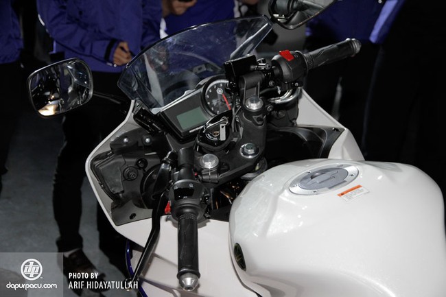 Yamaha R15 20 2014 cuc ki hut khach tai Indonesia - 12