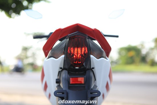 Can canh Yamaha Exciter RC 2014 voi bo tem moi - 10