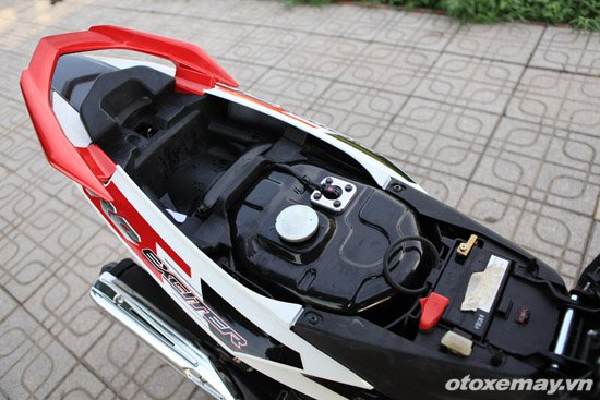 Can canh Yamaha Exciter RC 2014 voi bo tem moi - 11