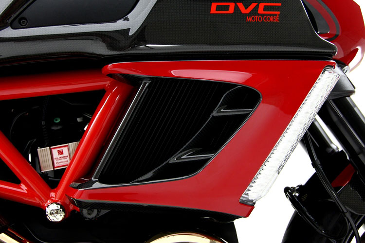 Ducati Diavel doc dao va pha cach - 8