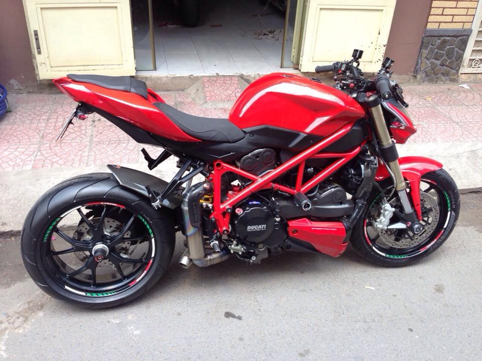 Ducati Streetfighter 848 2013 vo nhieu do choi o Viet Nam - 5