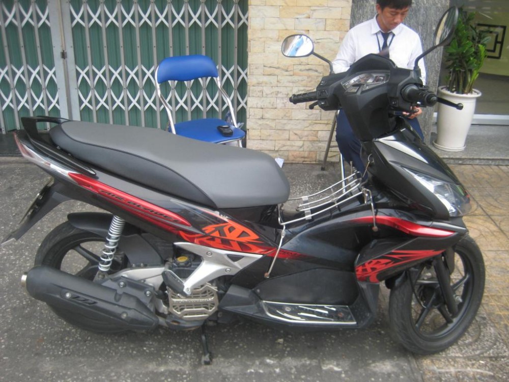 Air Blade độ dáng xe mô tô khủng của dân chơi Việt  VTVVN