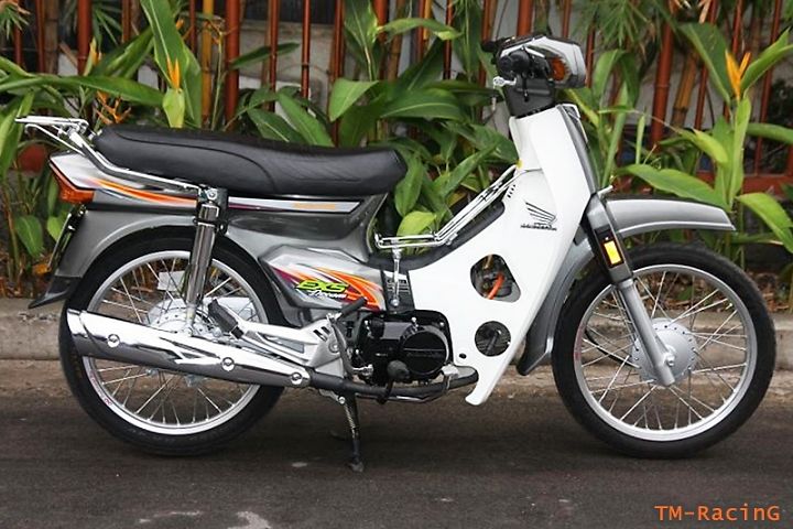 Honda Dream thai xam bac - 4