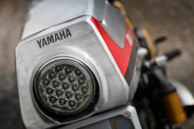 XV950 Pure Sports lam goi nho lai huyen thoai Yamaha FZ750 - 19