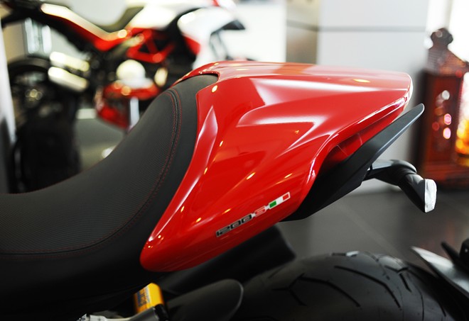 Can canh Ducati Monster 1200S lan dau xuat hien tai Ha Noi - 10
