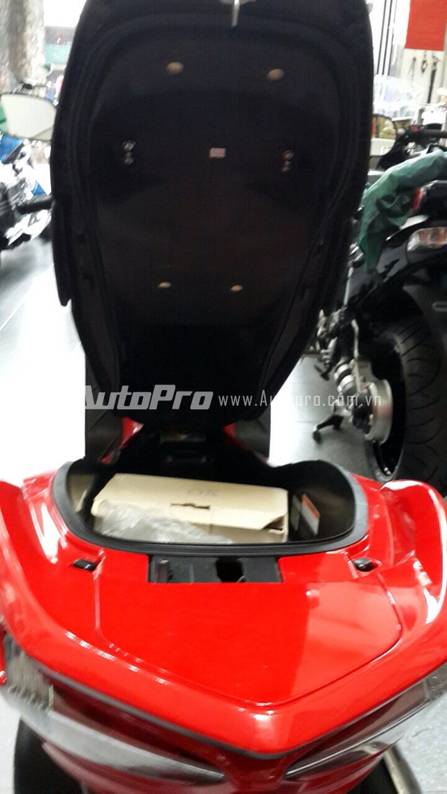 Can canh Honda Forza 300 2014 vua ve den Ha Noi - 8
