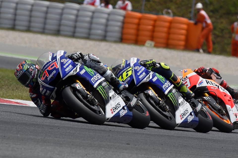 Chum anh cap nhat ve Valentino Rossi va doi dua Yamaha - 4