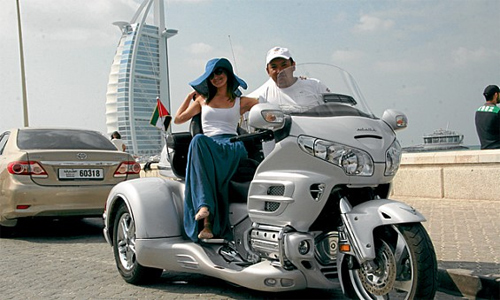 Dich vu cho thue xe moto sieu khung chi co o Dubai