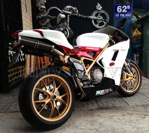 Ducati 848 EVO ma vang 24K doc nhat vo nhi tren the gioi tai Viet Nam - 5