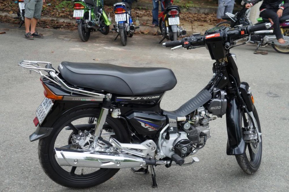 Honda Dream do dep voi phien ban den huyen bi - 6