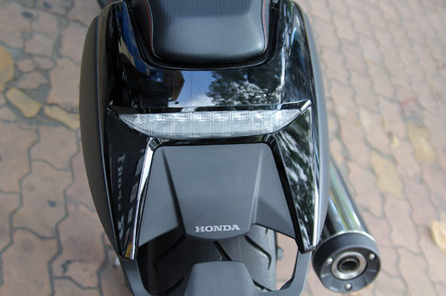 Honda NM4 phi thuyen khong gian 2014 da dap xuong Sai Gon - 5
