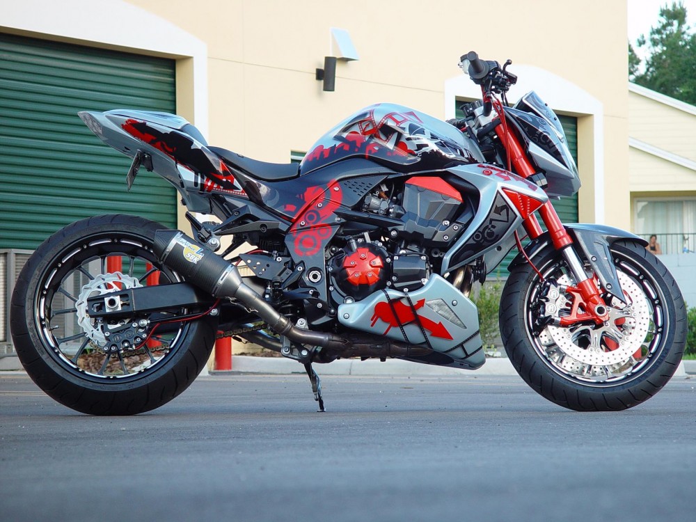 Kawasaki Z1000 ruc ro tung centimet