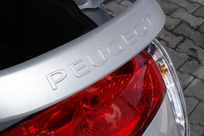 Peugeot Citystar AC Doi thu nang ky cua Honda PCX - 18