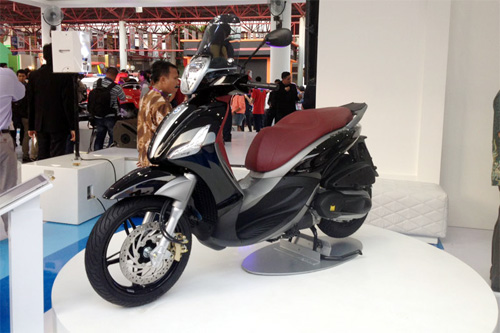 Piaggio ra mat cap doi scooter sport tai Indonesia