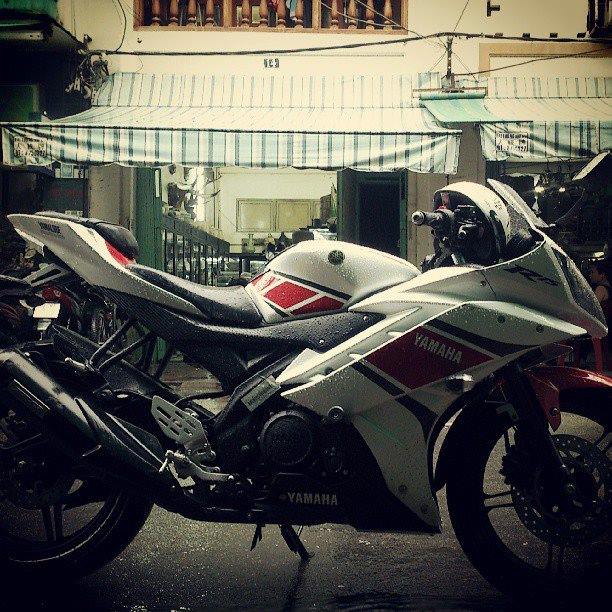 Ban moto Yamaha R15 v20 2013 Trang limited edition moi keng xa beng