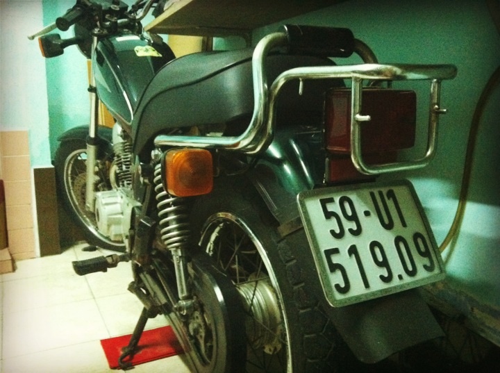 Ban xe motor Yamaha SR12 - 2