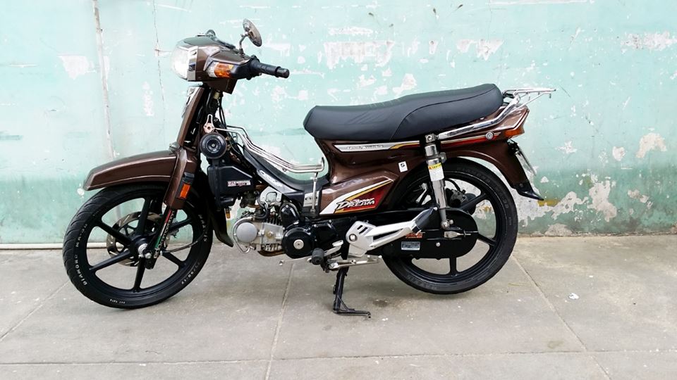 Honda Dream II Thái tem lửa chạy 99 km tại Việt Nam