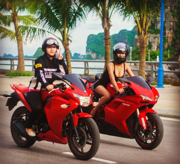 Hot girl nguc bu tan cong va khuat phuc Ducati 848 - 5