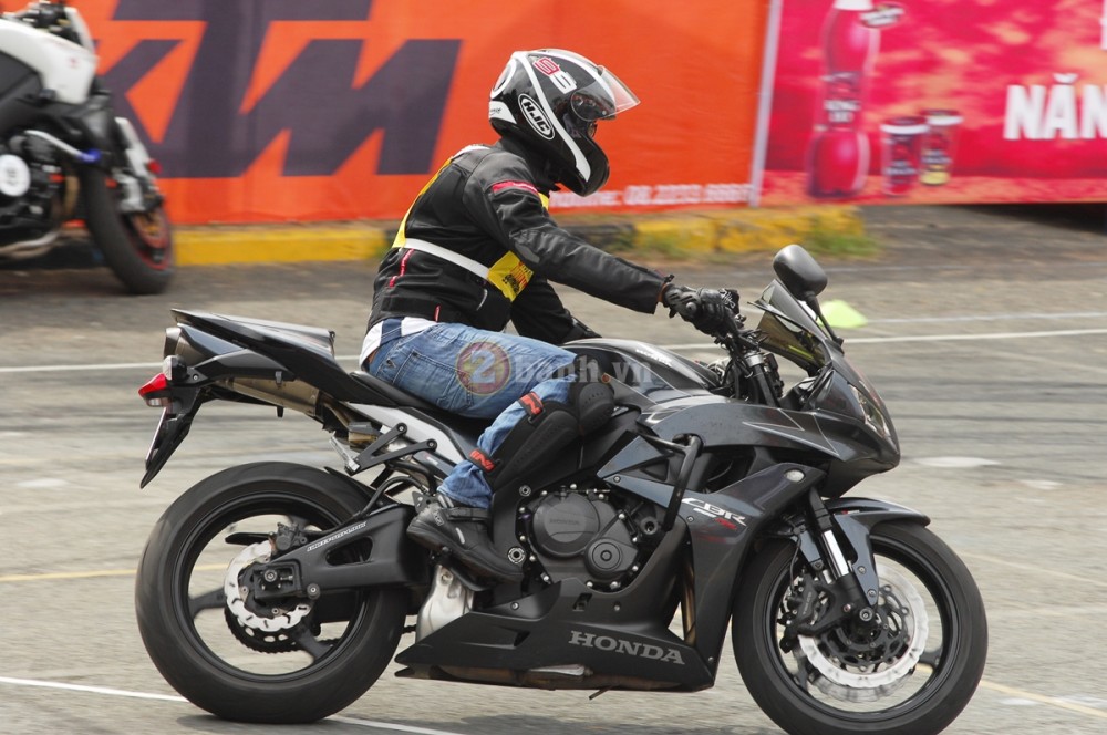 Ngam Z1000 va CBR600RR tro tai tai Vietnam Motorbike Festival 2014 - 2