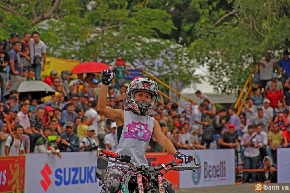 Nhung bong hong gop phan lam nong le hoi Viet Nam MotorBike Festival 2014 - 3