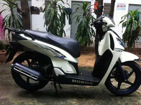 sh 150i xe Y mau trang den sporty moi keng BSTP chinh chu gia 75 trieu - 5