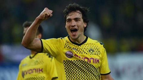 Tai sao MU lai ghien Mats Hummels nhu vay