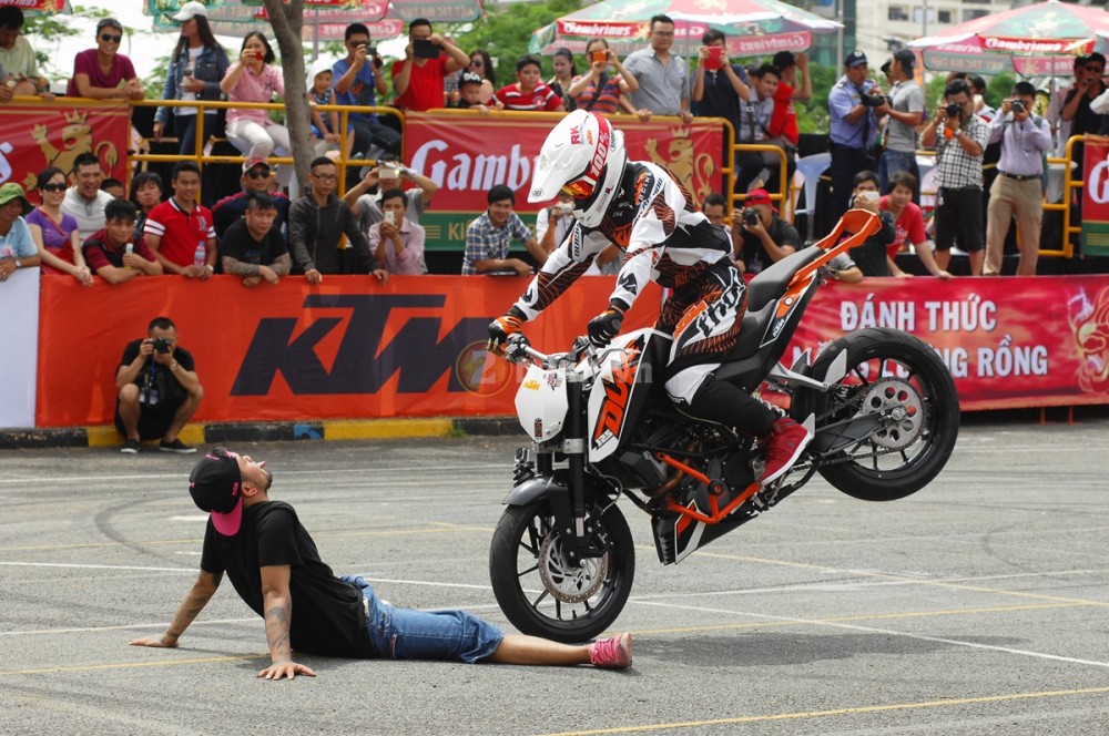 Xem man trinh dien thot tim tai Vietnam Motorbike Festival 2014 - 11