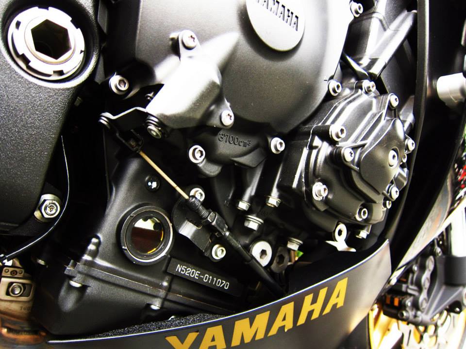 Yamaha R1 ho bao nhat truong mau giao - 11