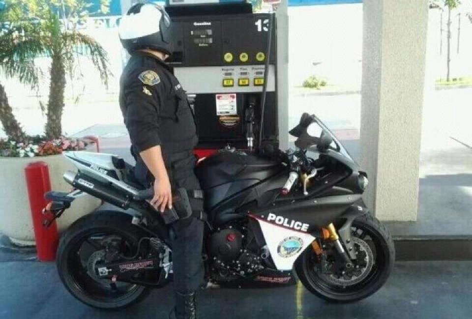 Yamaha R1 police qua du cho doi canh sat Long Beach - 2