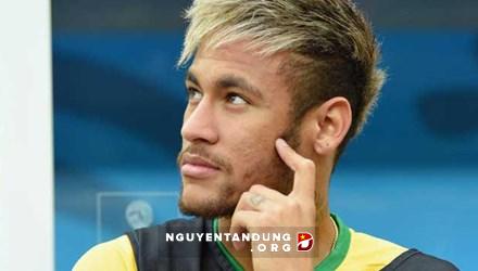 Bo nao Neymar giong voi mot chiec may bay khong nguoi lai