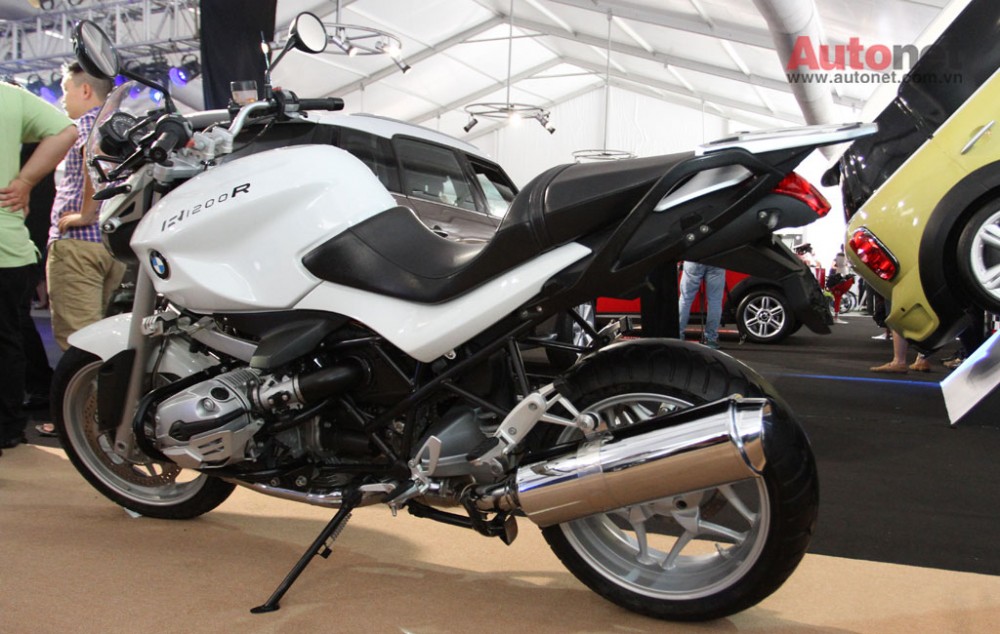 Can canh R1200R duoc trung bay tai BMW World Xpo 14 - 3