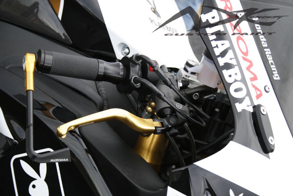 CBR 1000RR Playboy Replica goi cam den tu nuoc Phap - 4