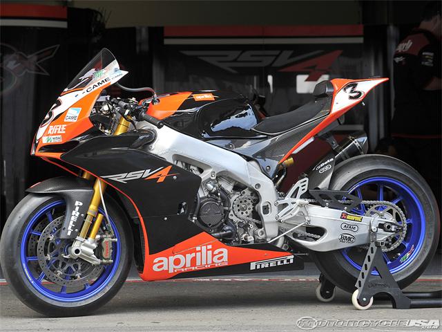 Chum anh Aprilia Racing RSV4R World Superbike - 8